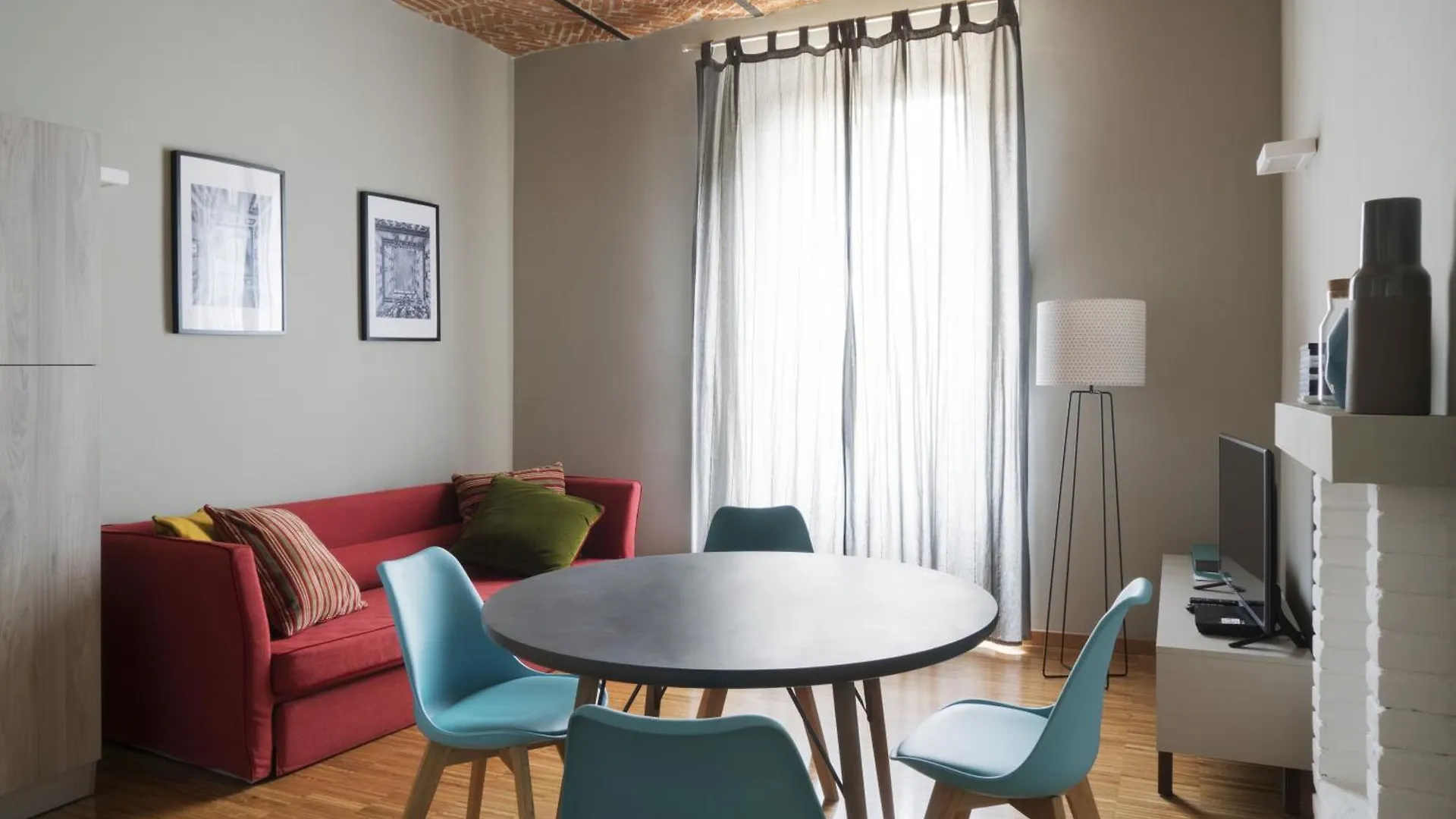 Brera Apartments In San Fermo Milan