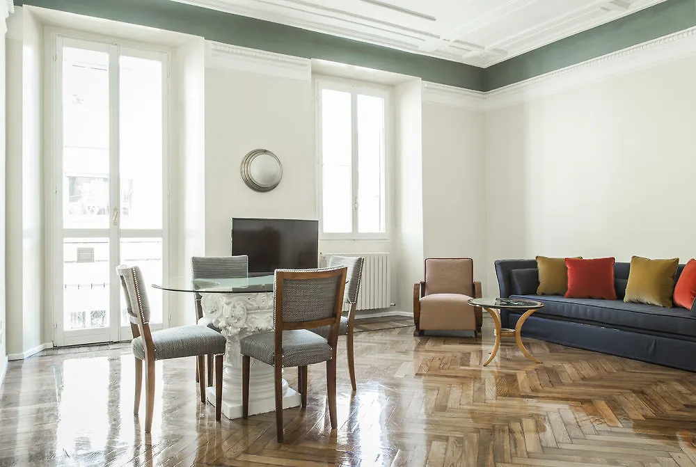 Brera Apartments In San Fermo Milan