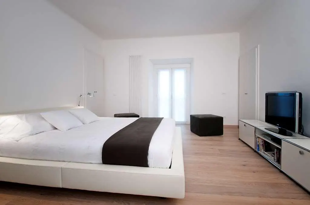 Brera Apartments In San Fermo Milan