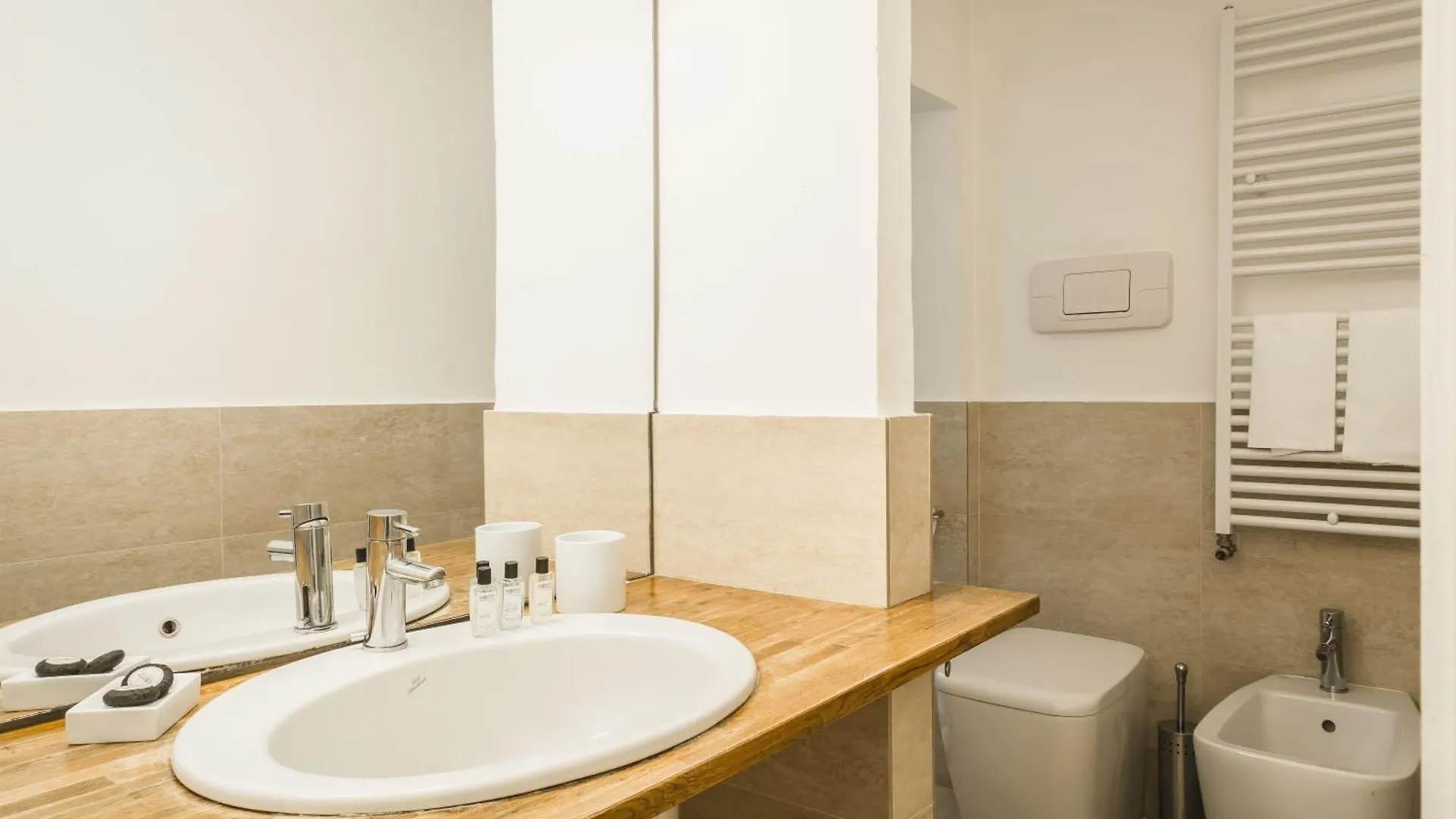 Brera Apartments In San Fermo Milan
