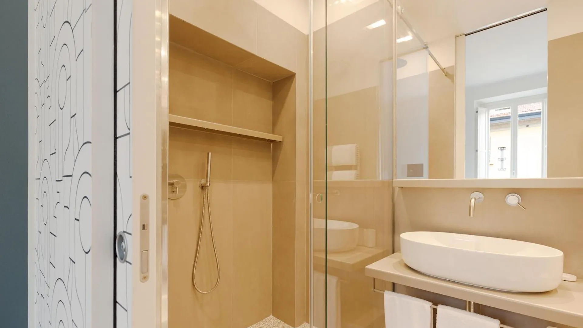 Brera Apartments In San Fermo Milan