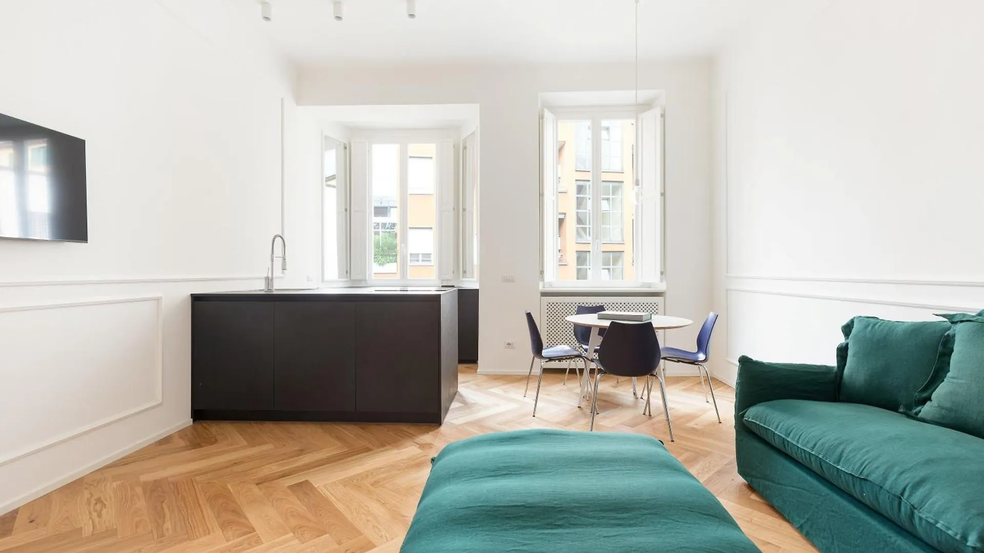 Brera Apartments In San Fermo Milan