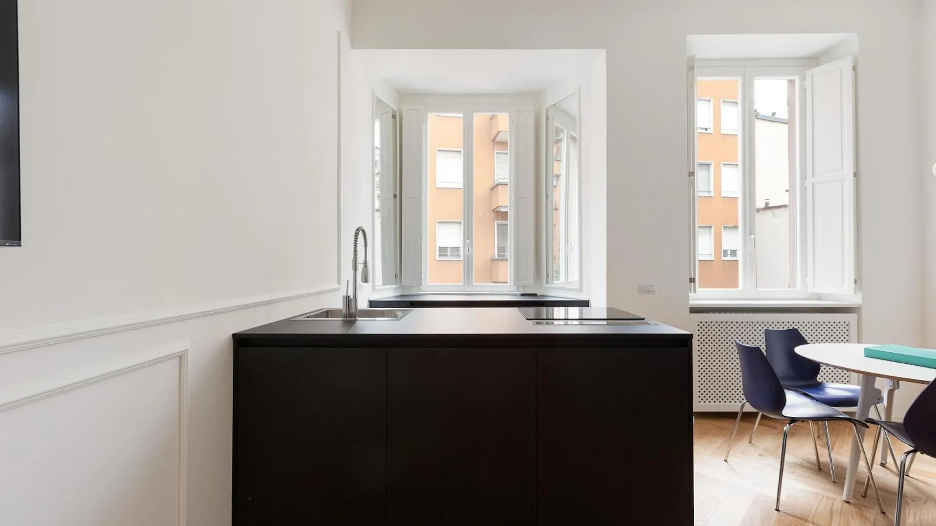 Brera Apartments In San Fermo Milan