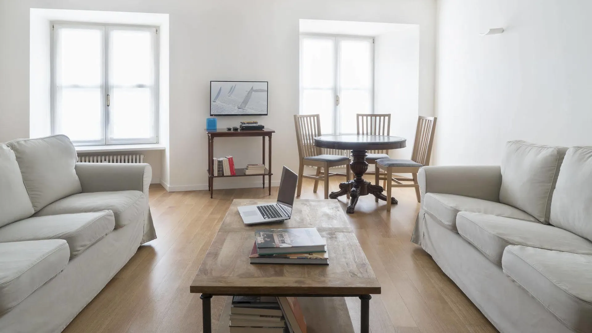 Brera Apartments In San Fermo Milan