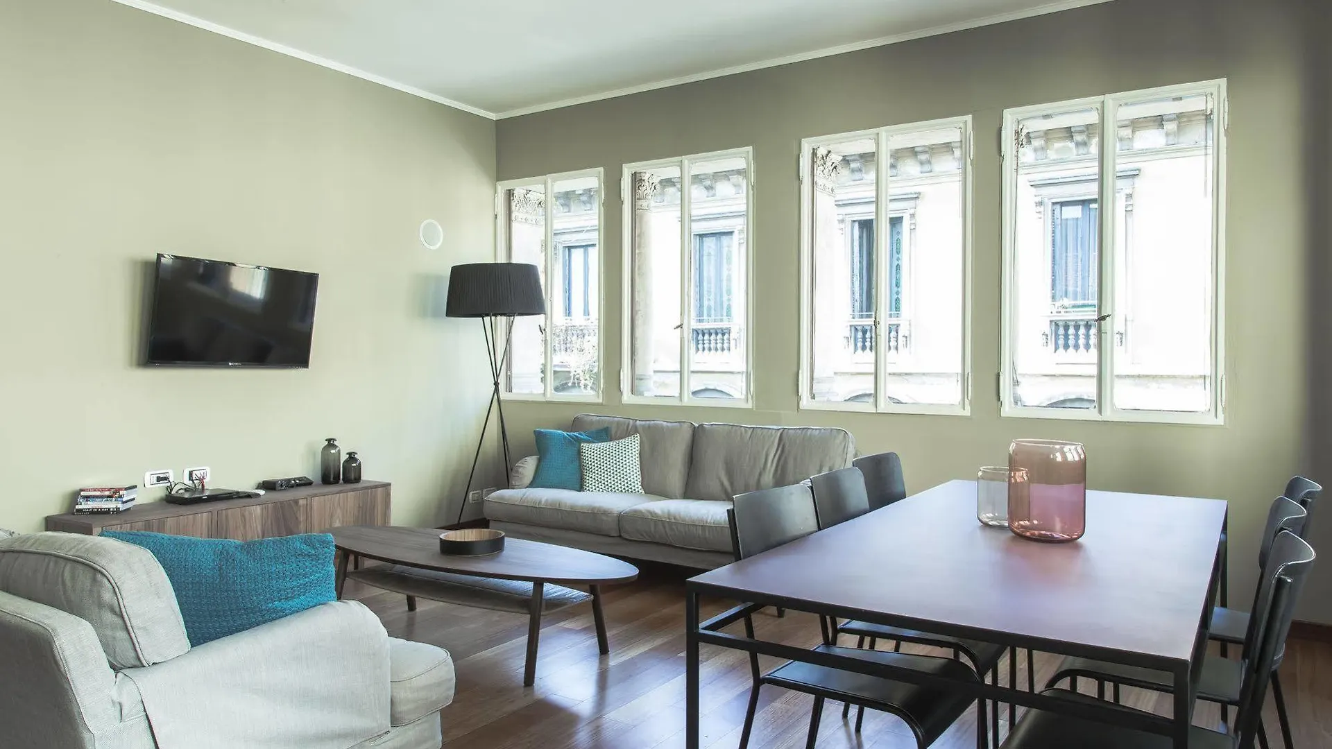 Brera Apartments In San Fermo Milan