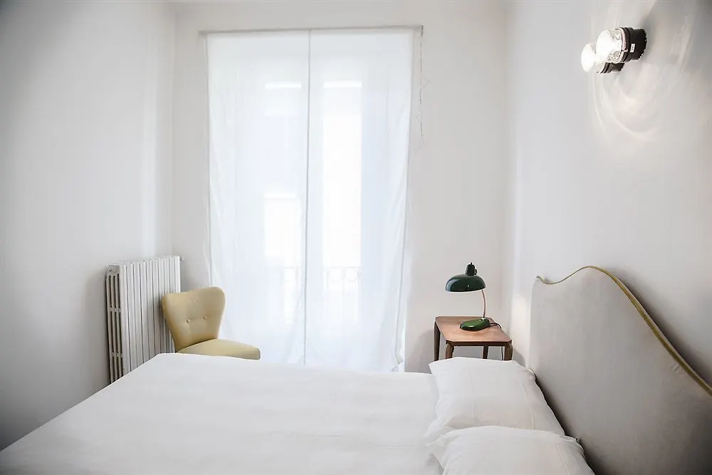 Brera Apartments In San Fermo Milan